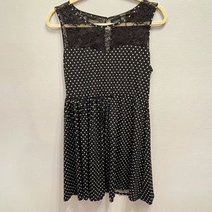 Polka dot & lace dress